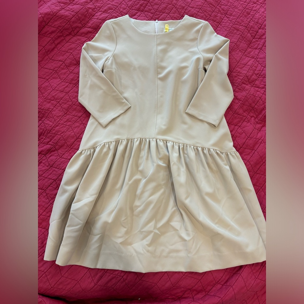 Kim and Proper tan drop waist dress. Size large.